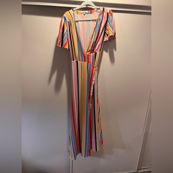 Louna Wrap Dress Striped Size Medium Low Cut SO CUTE New Without Tags Maxi Flowy - Picture 6 of 9